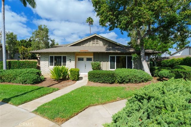 111 E Palmdale, Orange