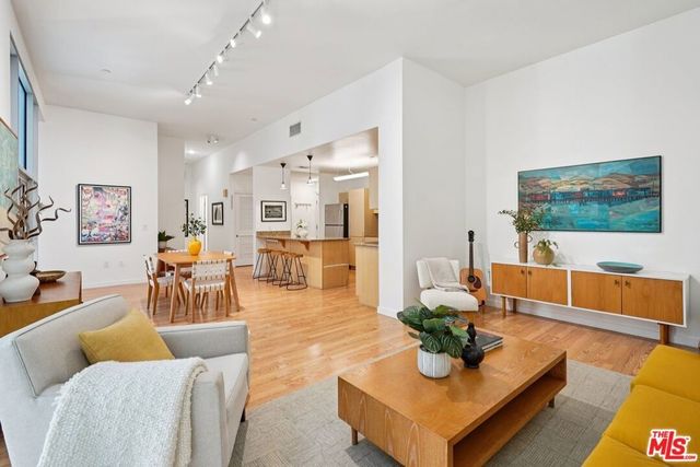 630 W 6th Street # 505, Los Angeles