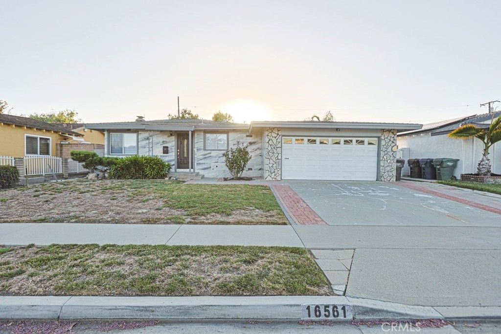 16561 Monroe, Huntington Beach