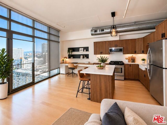 1100 S Hope Street # 1510, Los Angeles