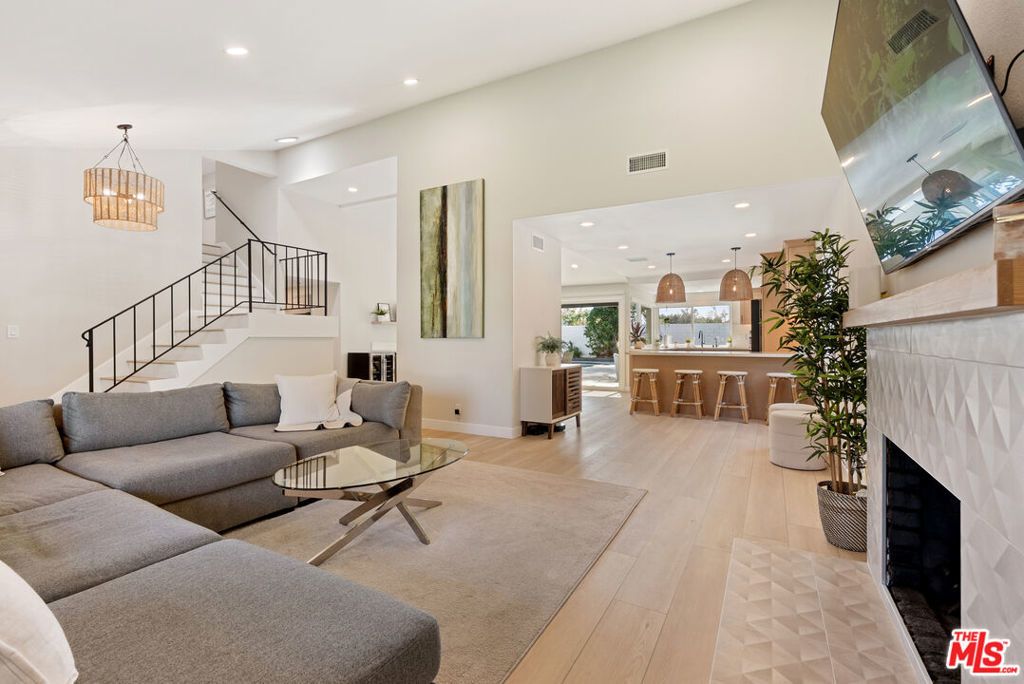 25401 Champlain Road, Laguna Hills