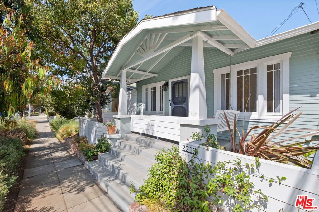 2213 Arizona Avenue, Santa Monica