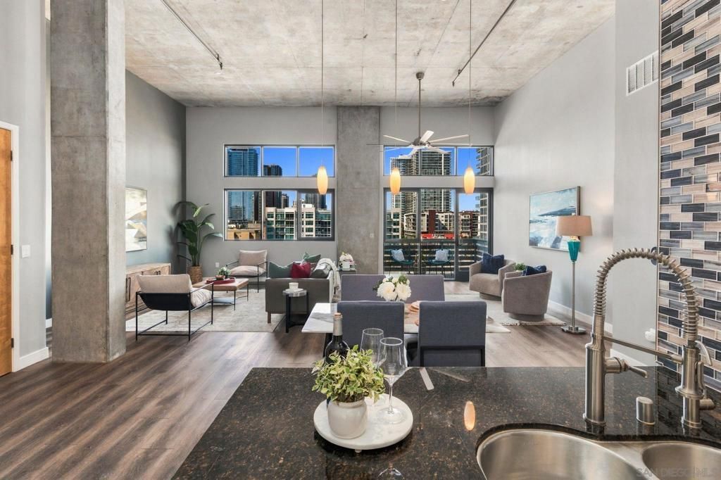 527 10th # 706, San Diego