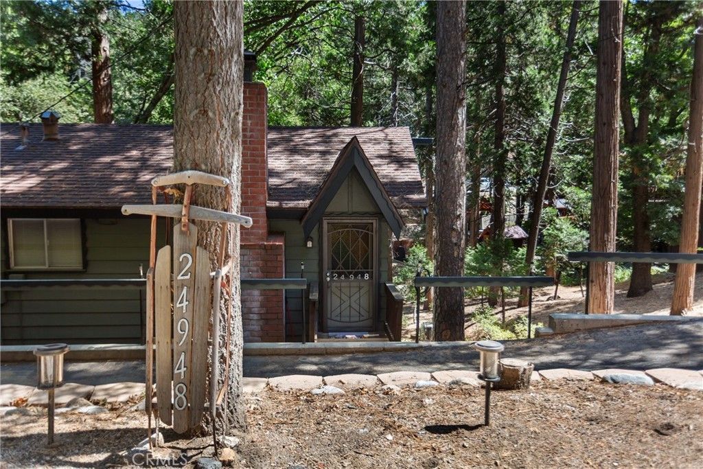 24948 Faulhorn Drive, Crestline
