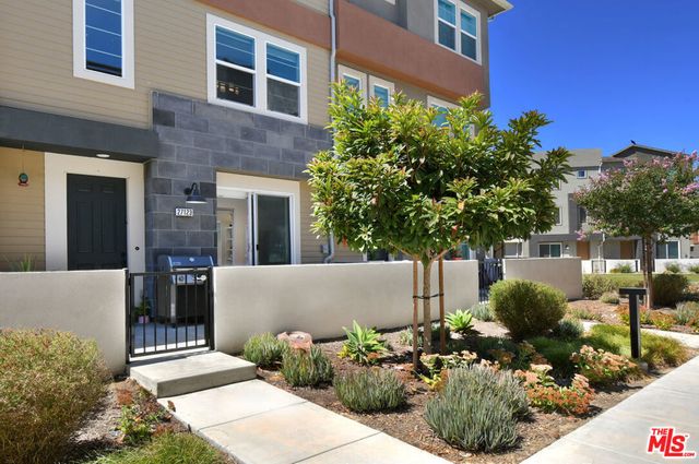 27123 Red Tail Place, Valencia