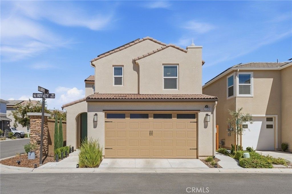 1123 Royalty W, Madera