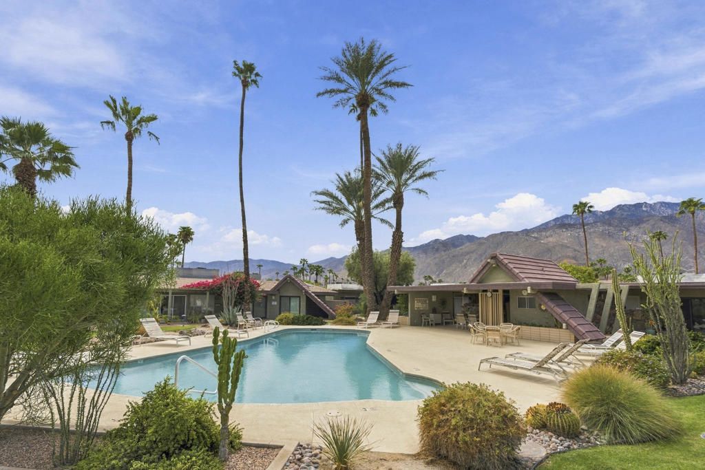 1815 E Tachevah Drive, Palm Springs
