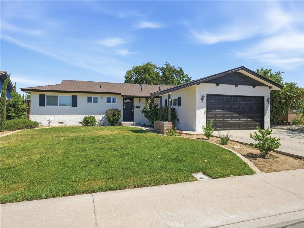 649 W Ashcroft, Clovis