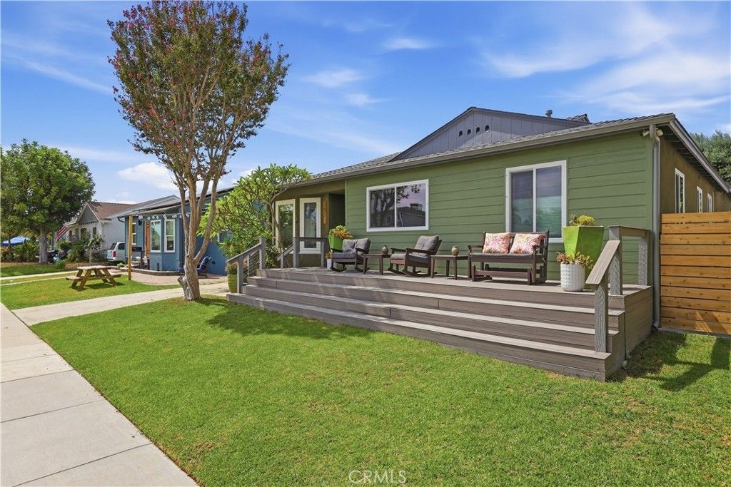3923 Conquista, Long Beach