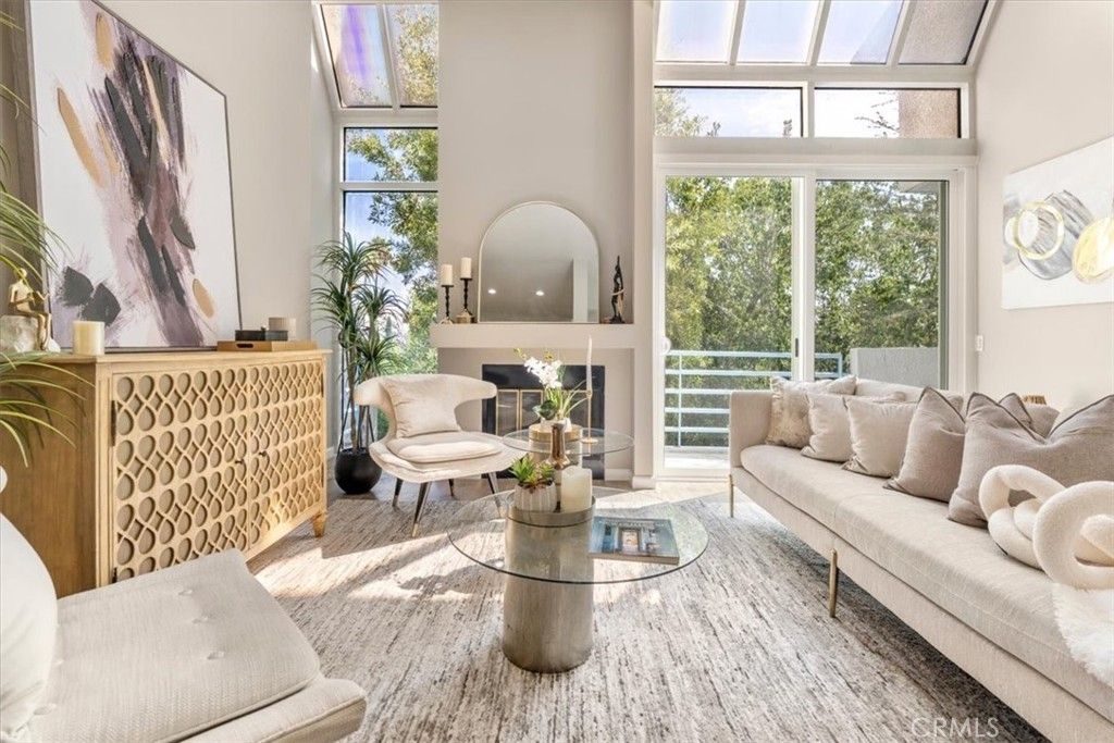 5151 Balboa # 303, Encino