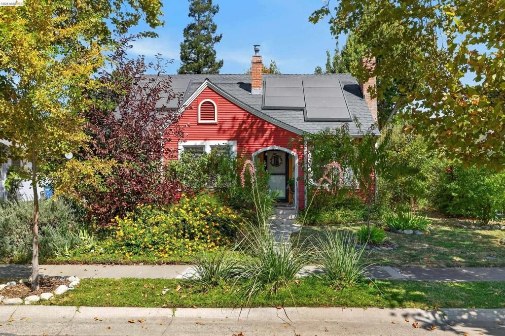 1169 1st Avenue, Walnut Grove