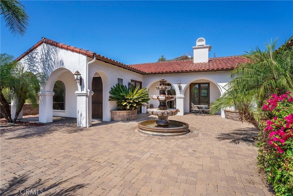925 Valley, Vista