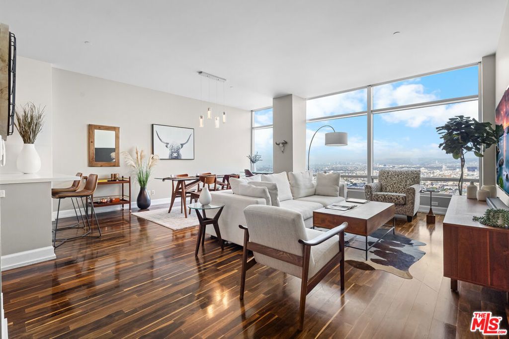 900 W Olympic Boulevard # 40d, Los Angeles