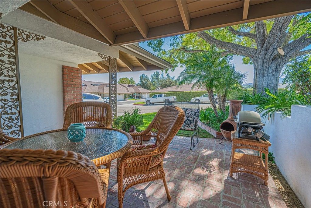 26811 Oak Branch Circle, Newhall