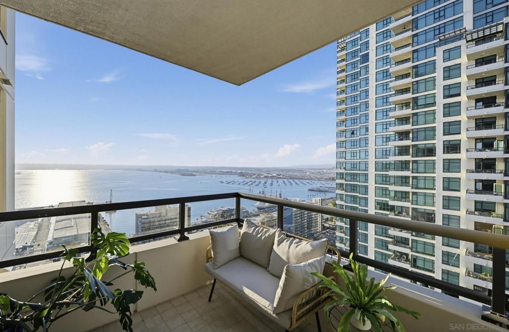 1199 Pacific Highway # 2802, San Diego