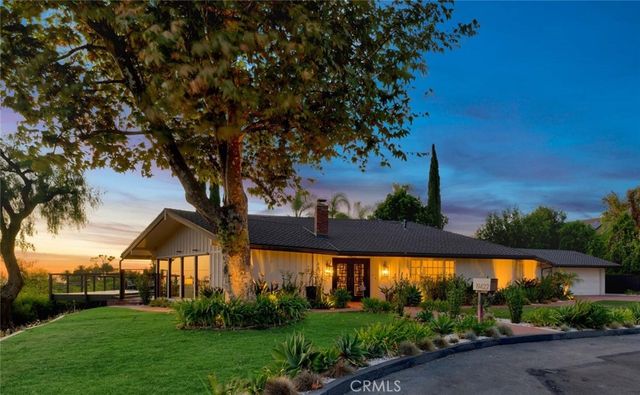 19422 Holiday Lane, North Tustin