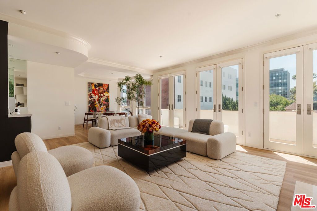 121 N Almont Drive # 304, Beverly Hills