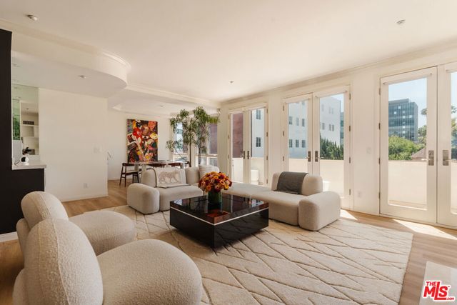 121 N Almont Drive # 304, Beverly Hills