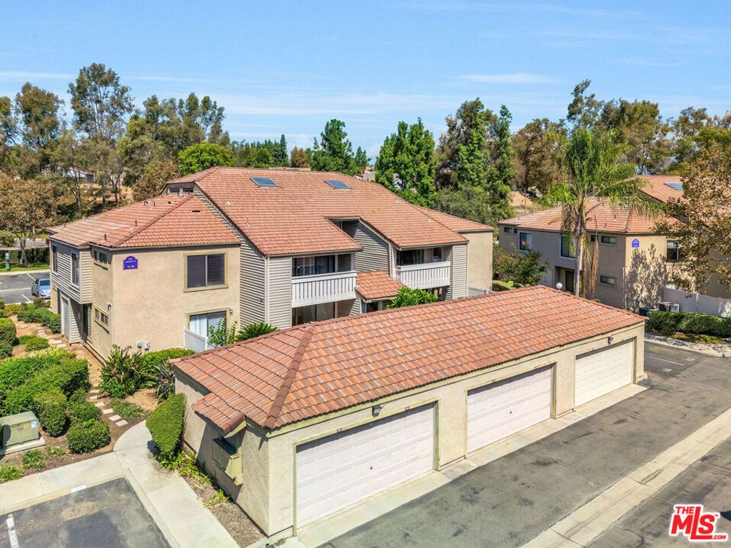 75 Carriage Way, Pomona