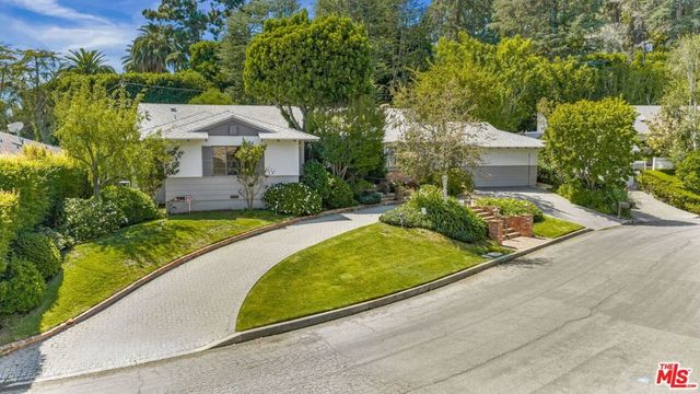 676 Elkins Road, Los Angeles