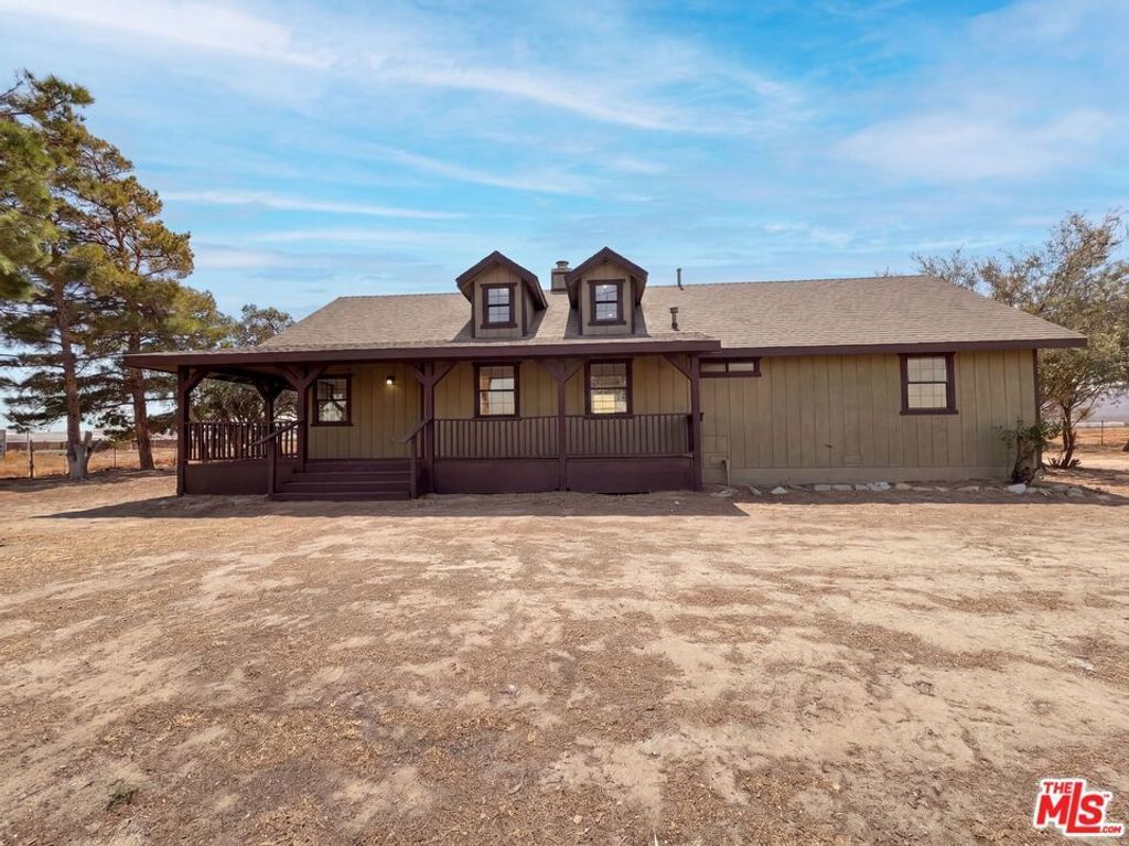 2359 100th Street, Rosamond