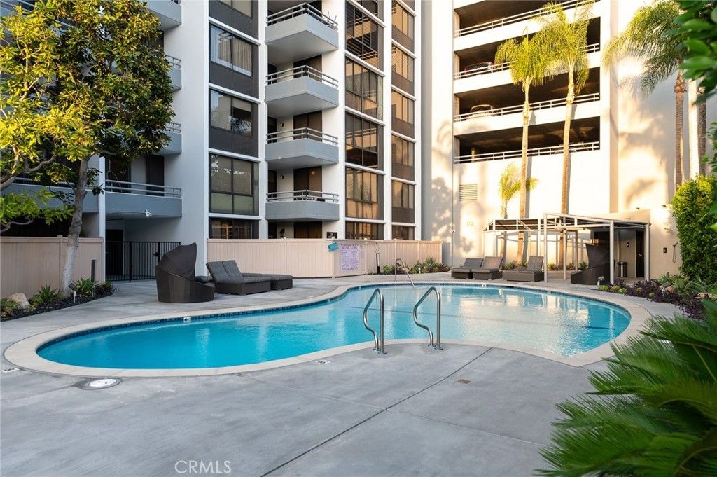 343 Pioneer Drive # 1404, Glendale