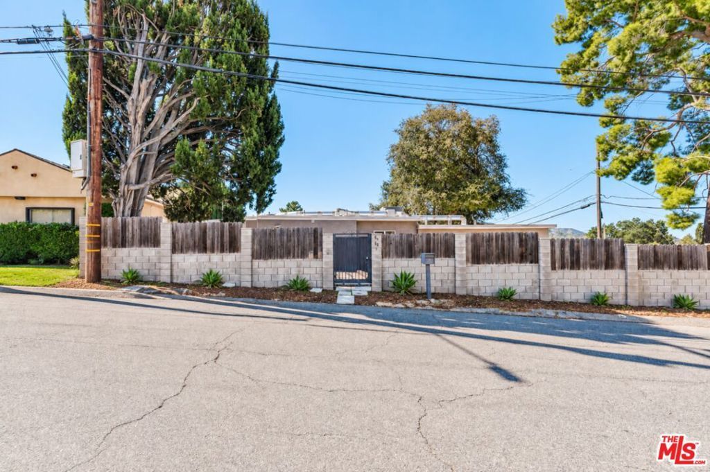 6488 Day Street, Tujunga