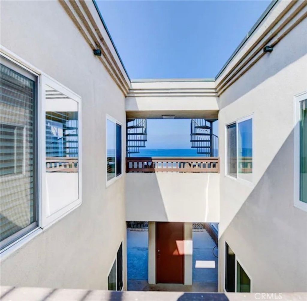 3250 Strandway, San Diego