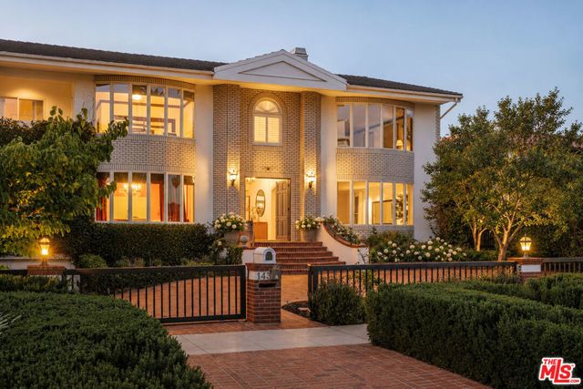 143 Marguerita Avenue, Santa Monica
