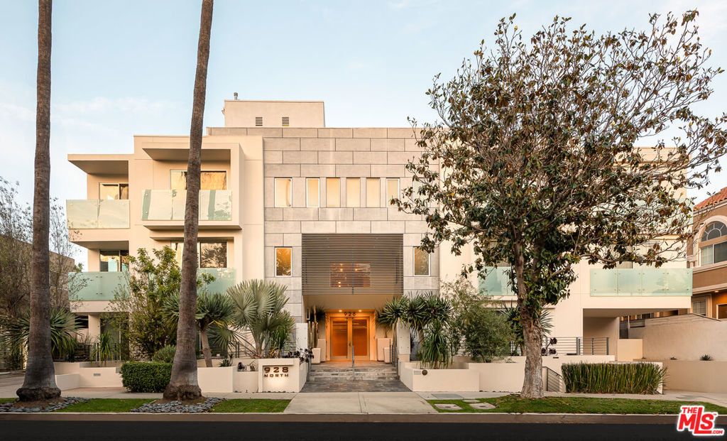 928 N Croft Avenue # 303, West Hollywood