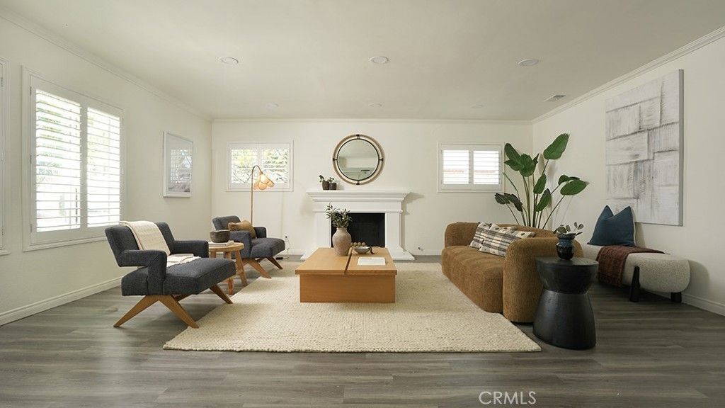 1709 Bolsa, Seal Beach
