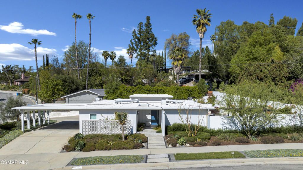 4500 Stark Avenue, Woodland Hills