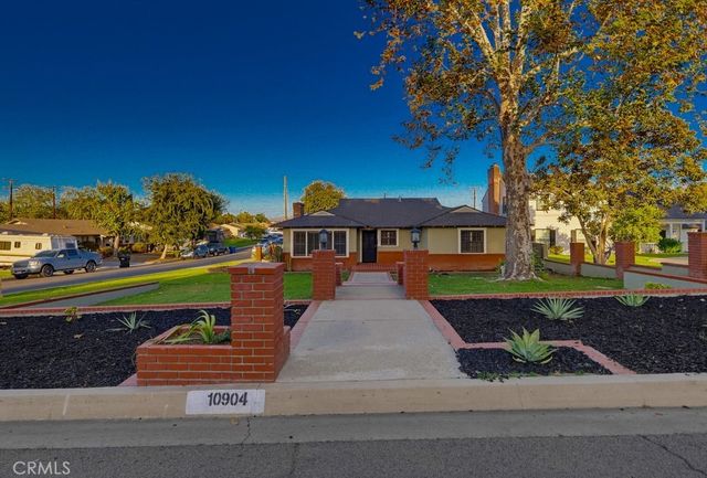 10904 La Mirada Boulevard, Whittier