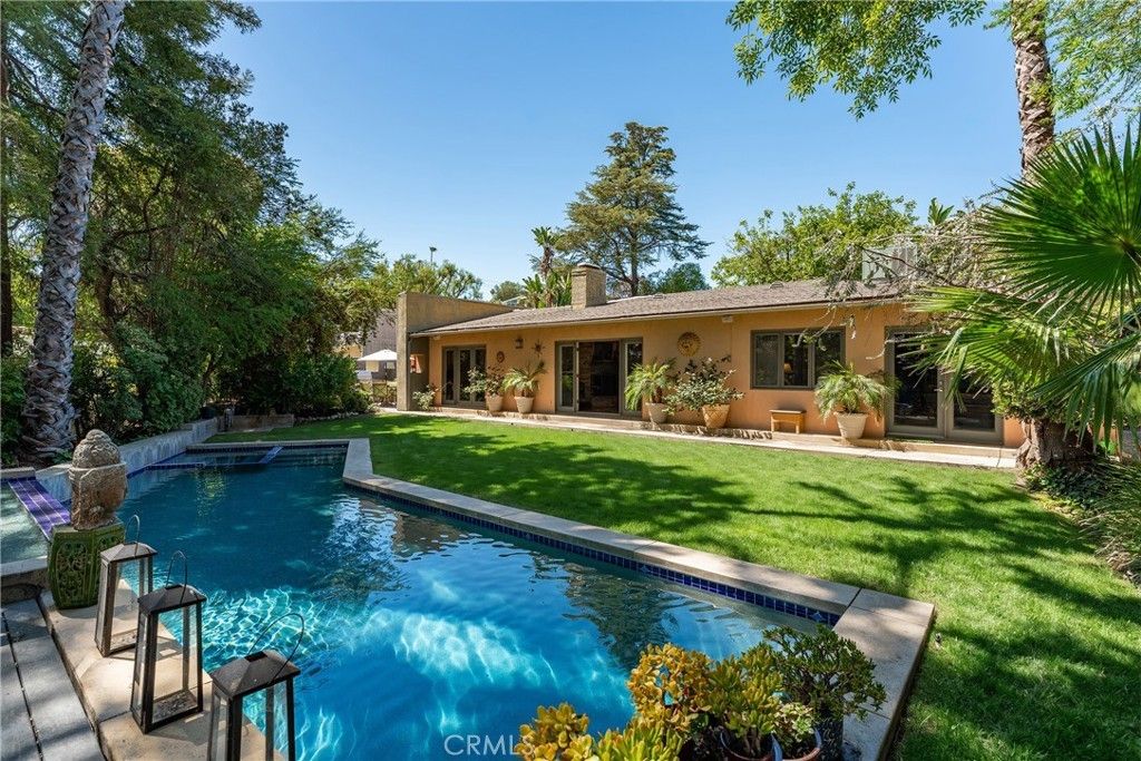 4956 Hood Drive, Woodland Hills