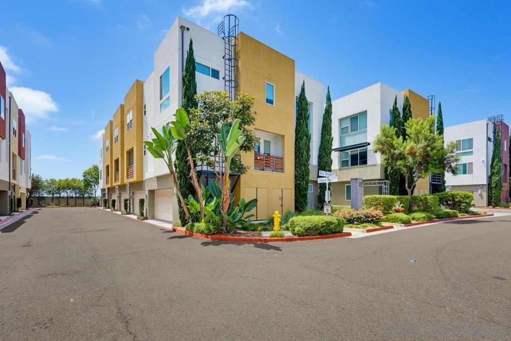 745 Shoreline Rd, Chula Vista