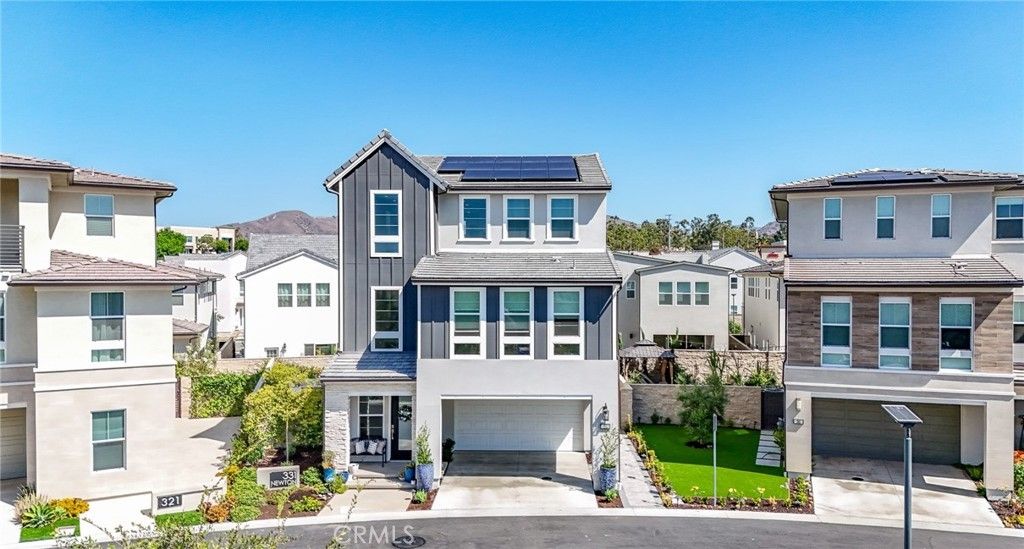 331 Newton, Lake Forest