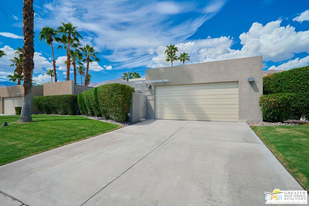 671 Dunes Court, Palm Springs