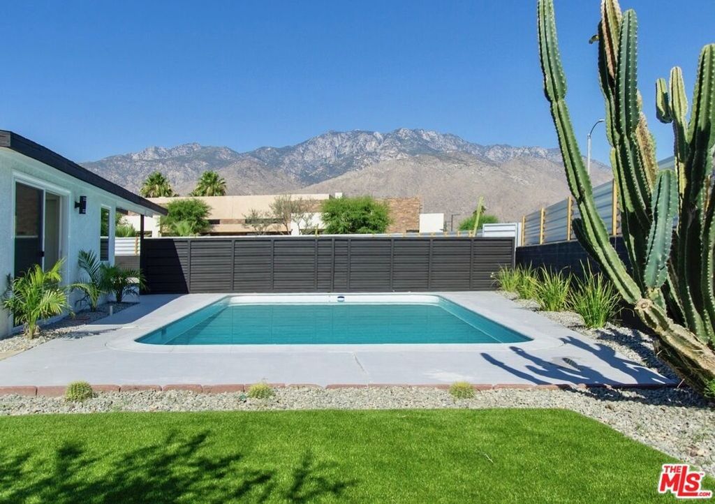 4325 E Calle De Carlos, Palm Springs