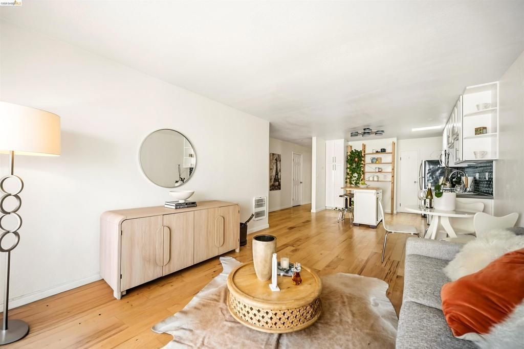 427 Lagunitas Ave # 305, Oakland