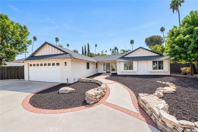 1076 Los Altos Court, Riverside