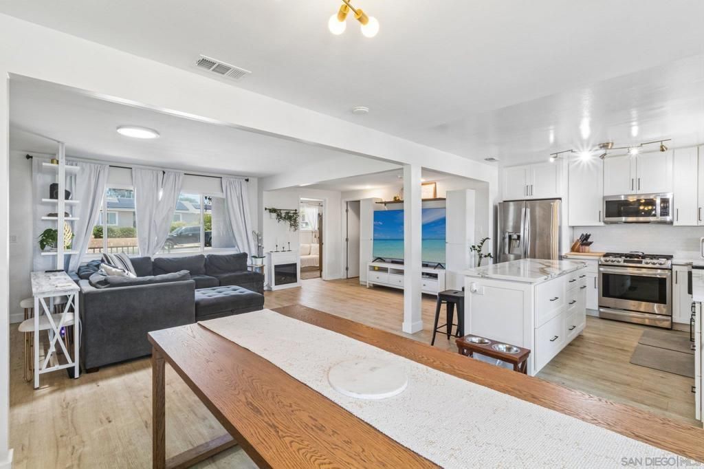 9239 Bellagio Rd, Santee