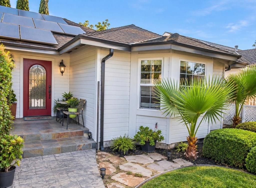 2045 Stanford Court, Los Banos