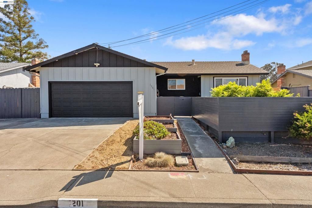 1201 Belfair Dr, Pinole