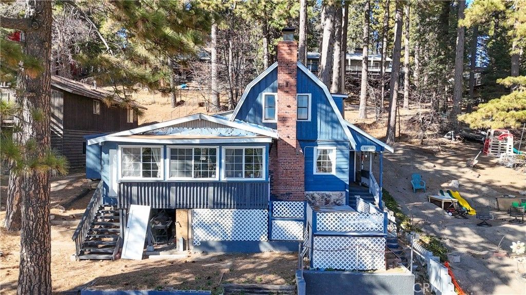 31734 Hilltop Boulevard, Running Springs
