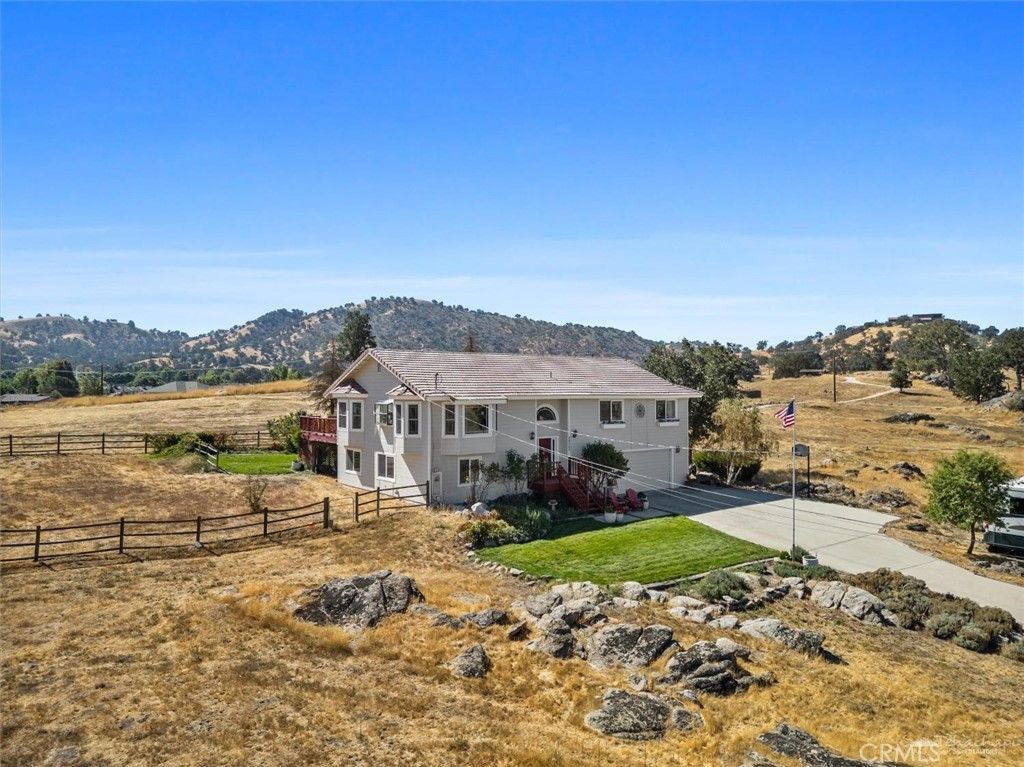 28360 Burning Tree Drive, Tehachapi