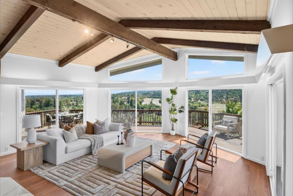 25322 La Rena Lane, Los Altos Hills