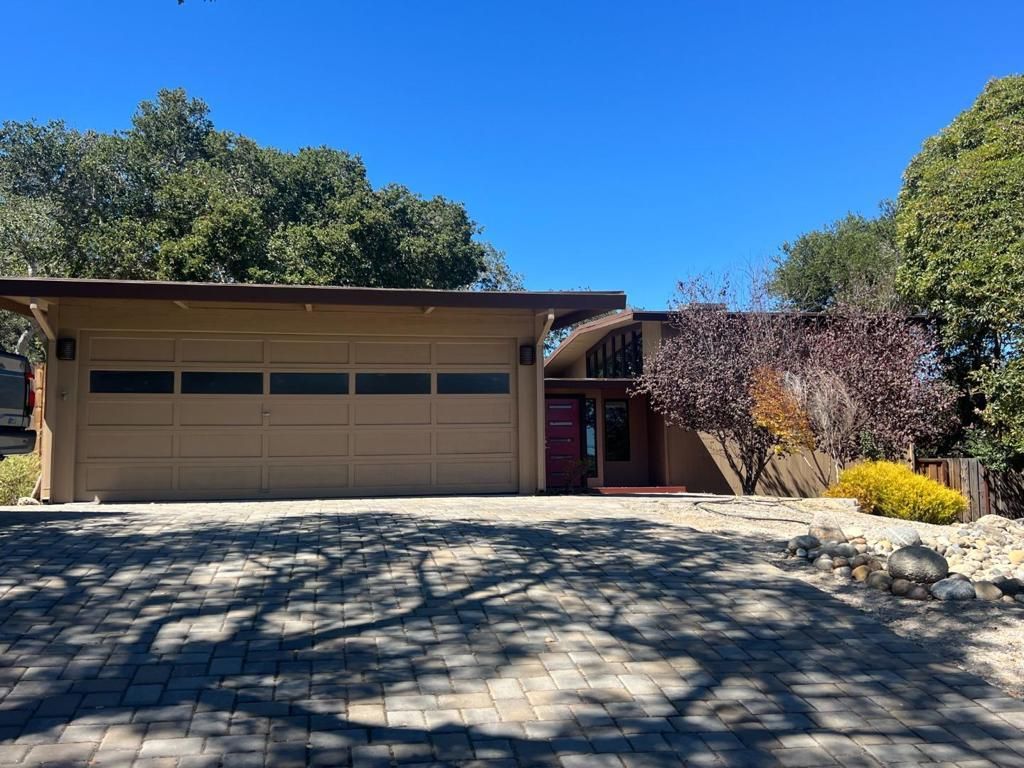 114 Live Oaks Way, Salinas