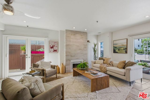11838 Kiowa Avenue # 101, Los Angeles