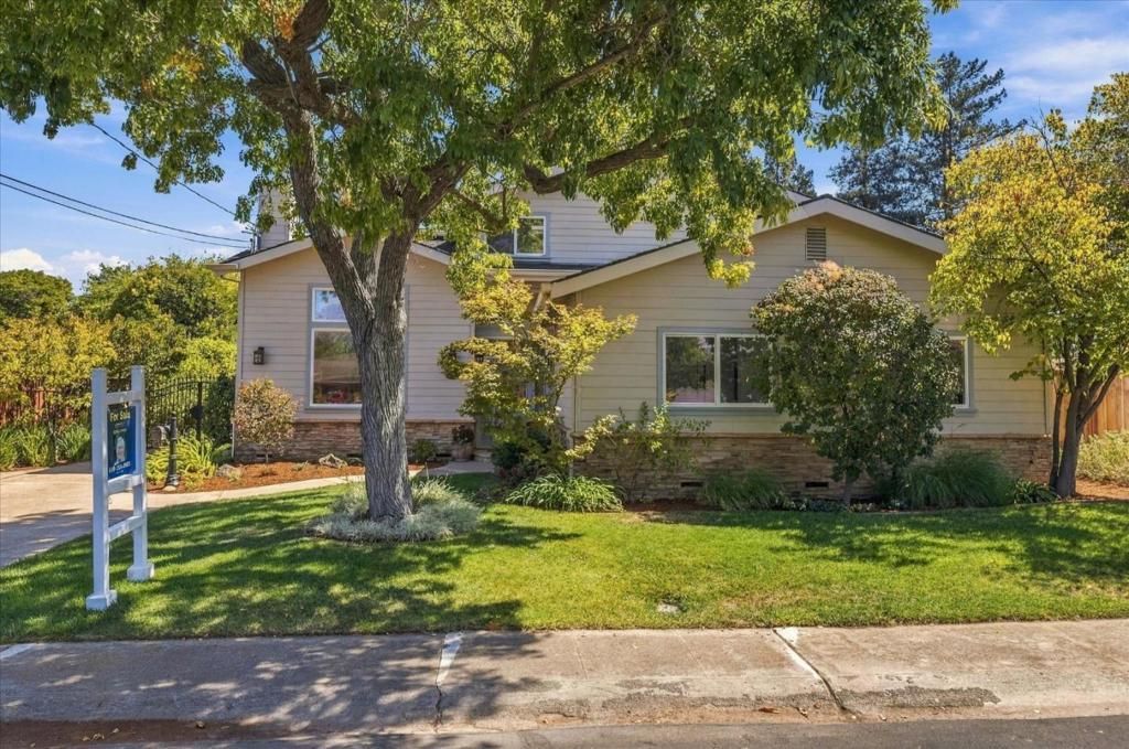 28 Hunt Way, Campbell