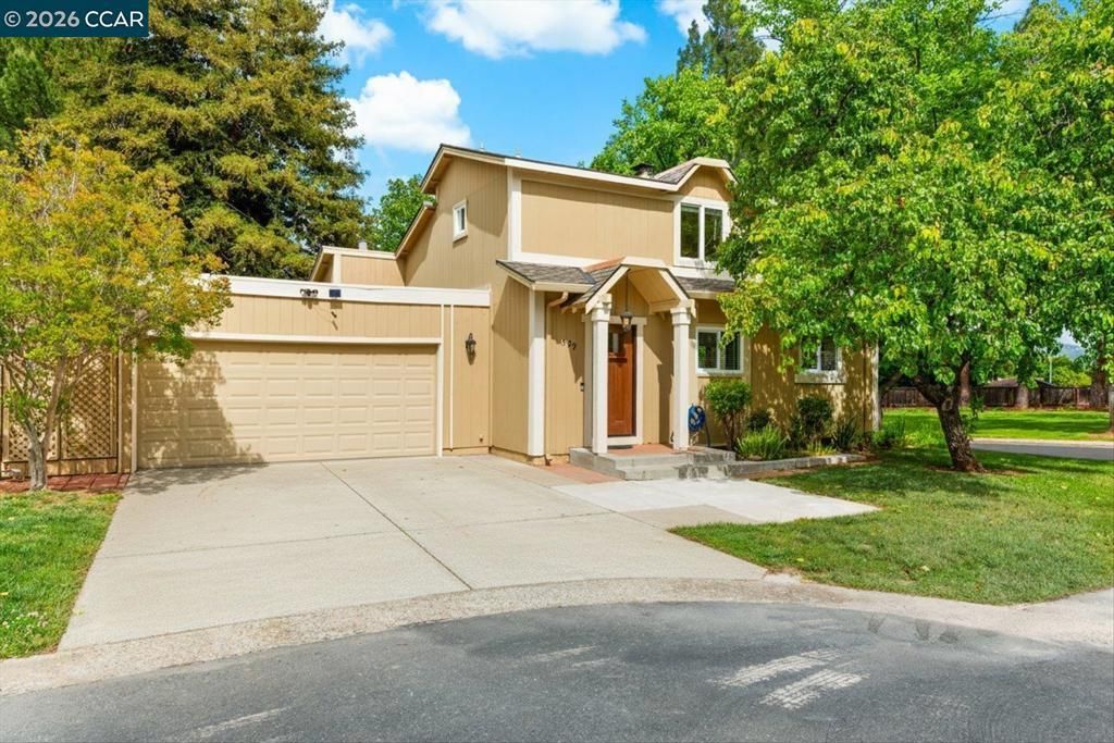 599 Mt Dell Dr, Clayton